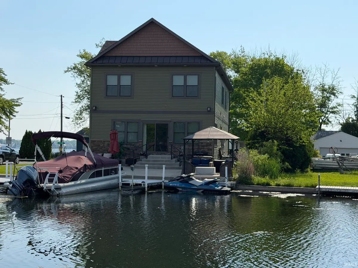 10387 N Leeland Lane, Syracuse, IN 46567 - #1