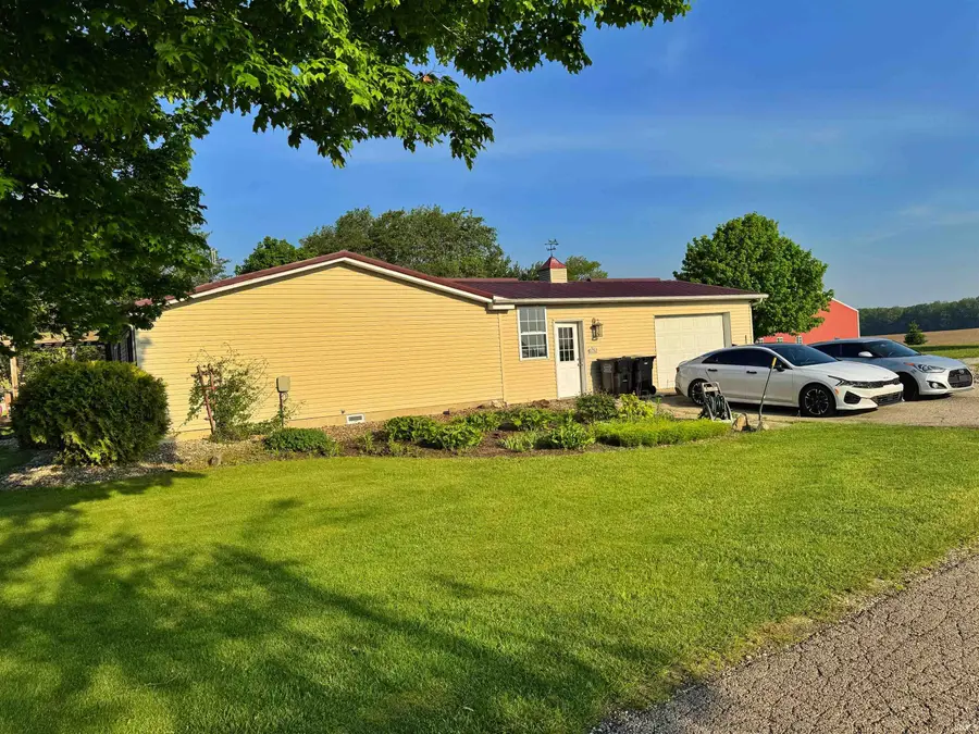 2390 E 300 S Road, Rochester, IN 46975 - #2