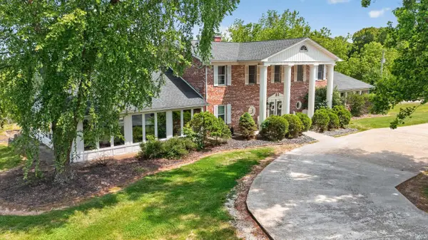 717 N Marshall Road, Paoli, IN 47454