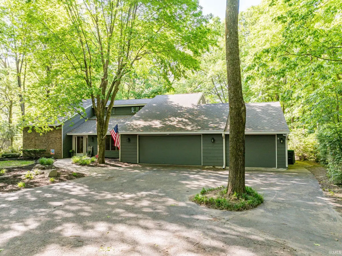 7509 W River Rd, Yorktown, IN 47396 - #1