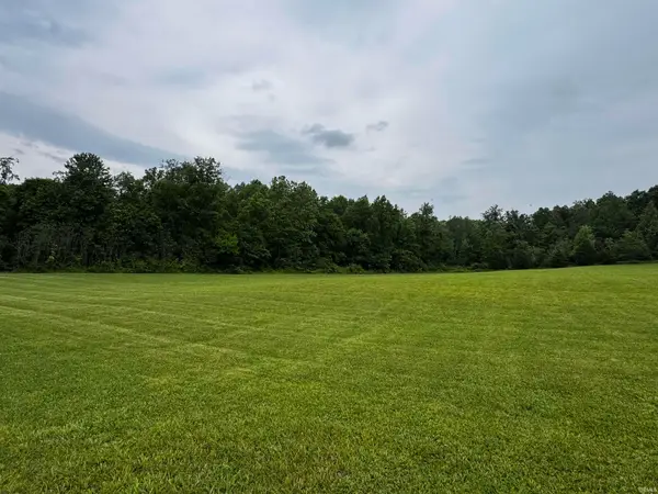 1 E Calvertville Road, Bloomfield, IN 47424