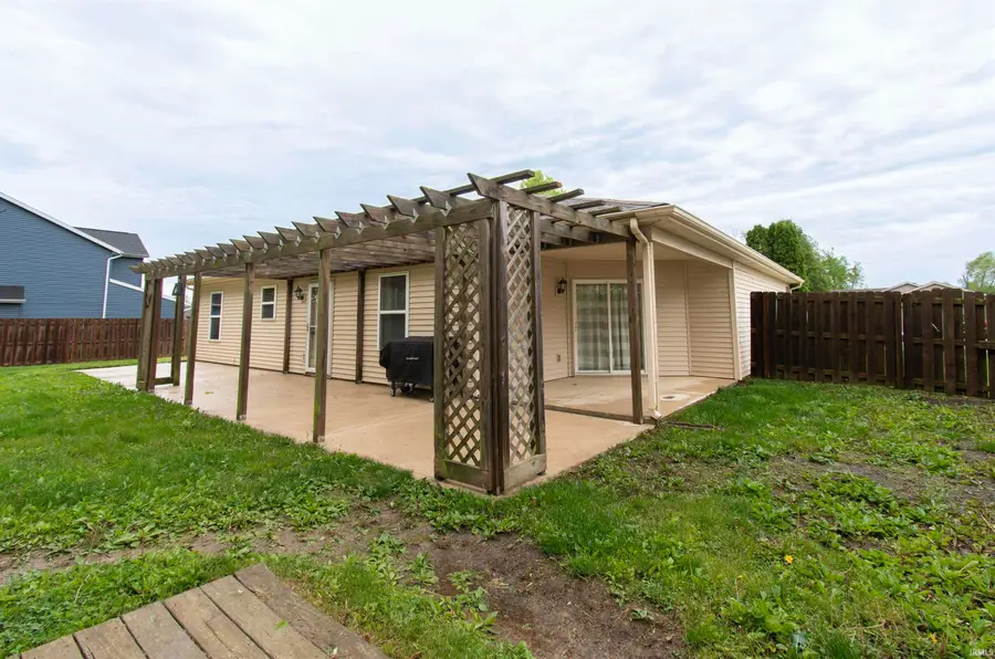 206 Glory Avenue, Kendallville, IN 46755 - #3