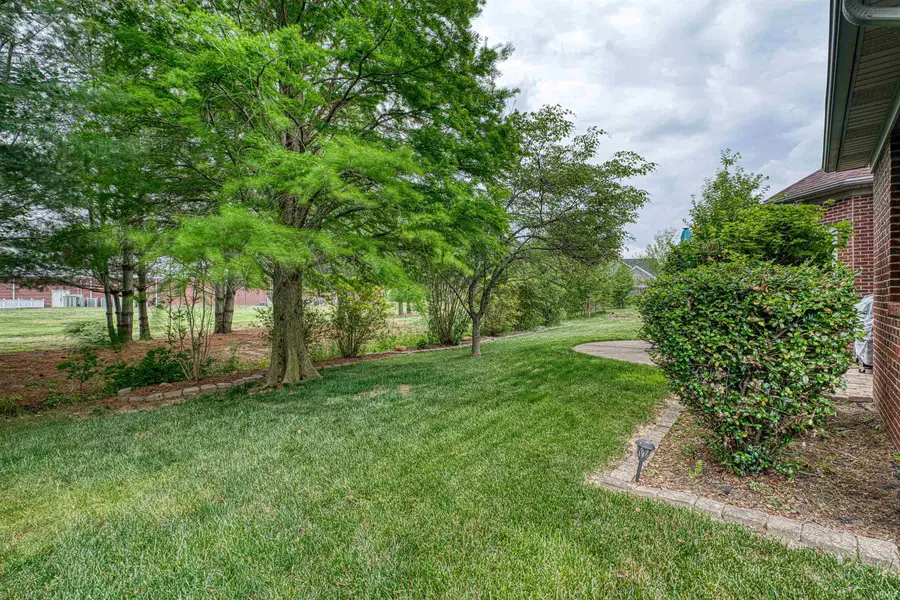 2741 Beaumont Drive, Evansville, IN 47725 - #3