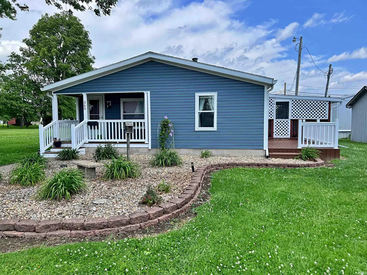 360 H St Nw, Linton, IN 47441 - #1