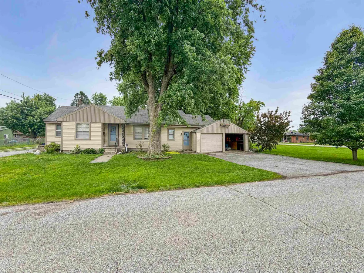 951 W Palmer Street, Frankfort, IN 46041 - #1