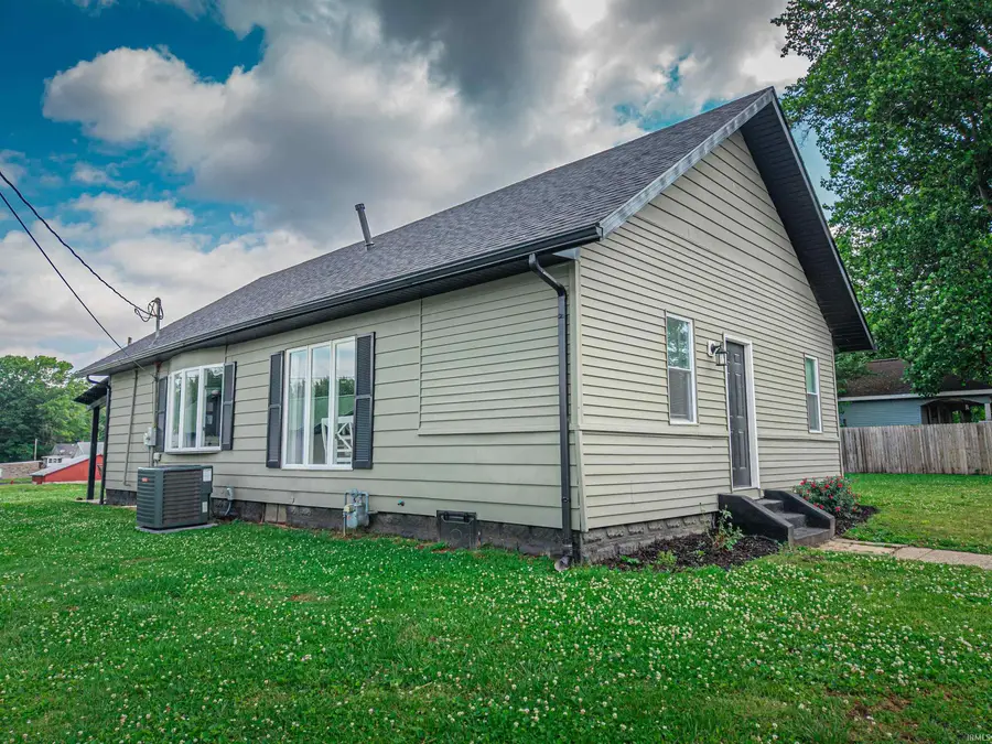 1005 E Porter Street, Winslow, IN 47598 - #3