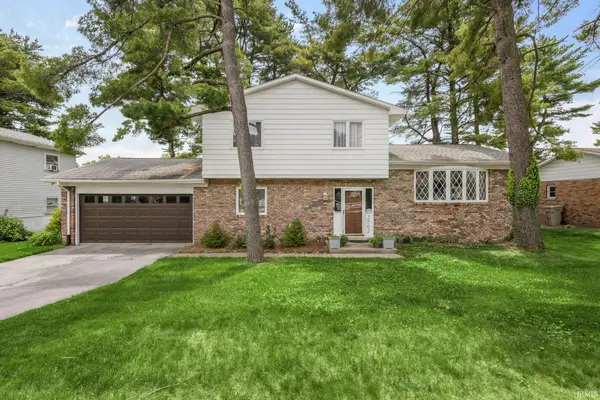 2702 Arrowhead Drive, South Bend, IN 46628