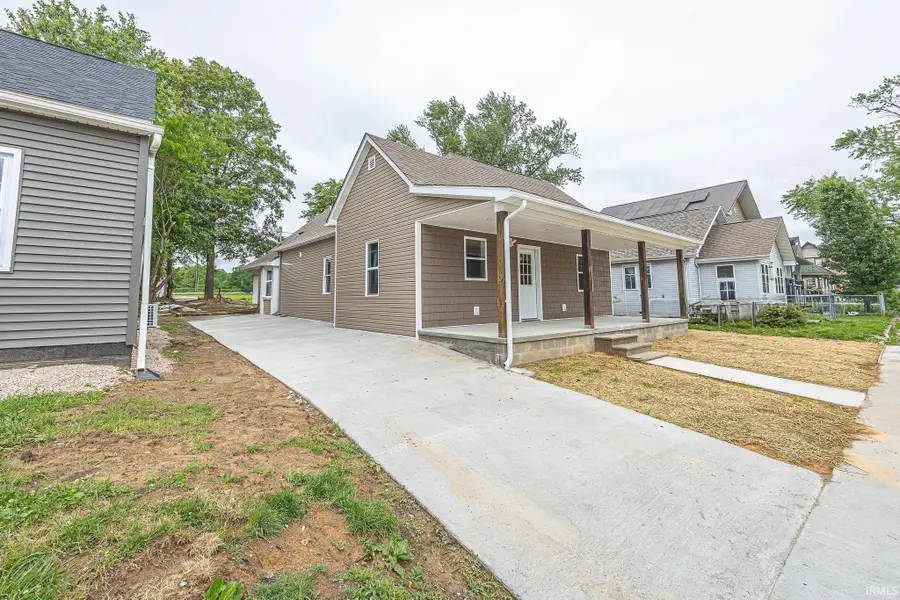 118 N Jackson Street, Oakland City, IN 47660 - #2