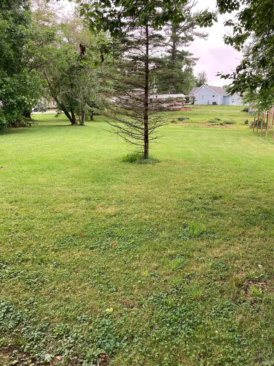 523 E Morton Street, Oakland City, IN 47660 - #2