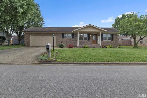 404 Southwind Avenue, Mount Vernon, IN 47620