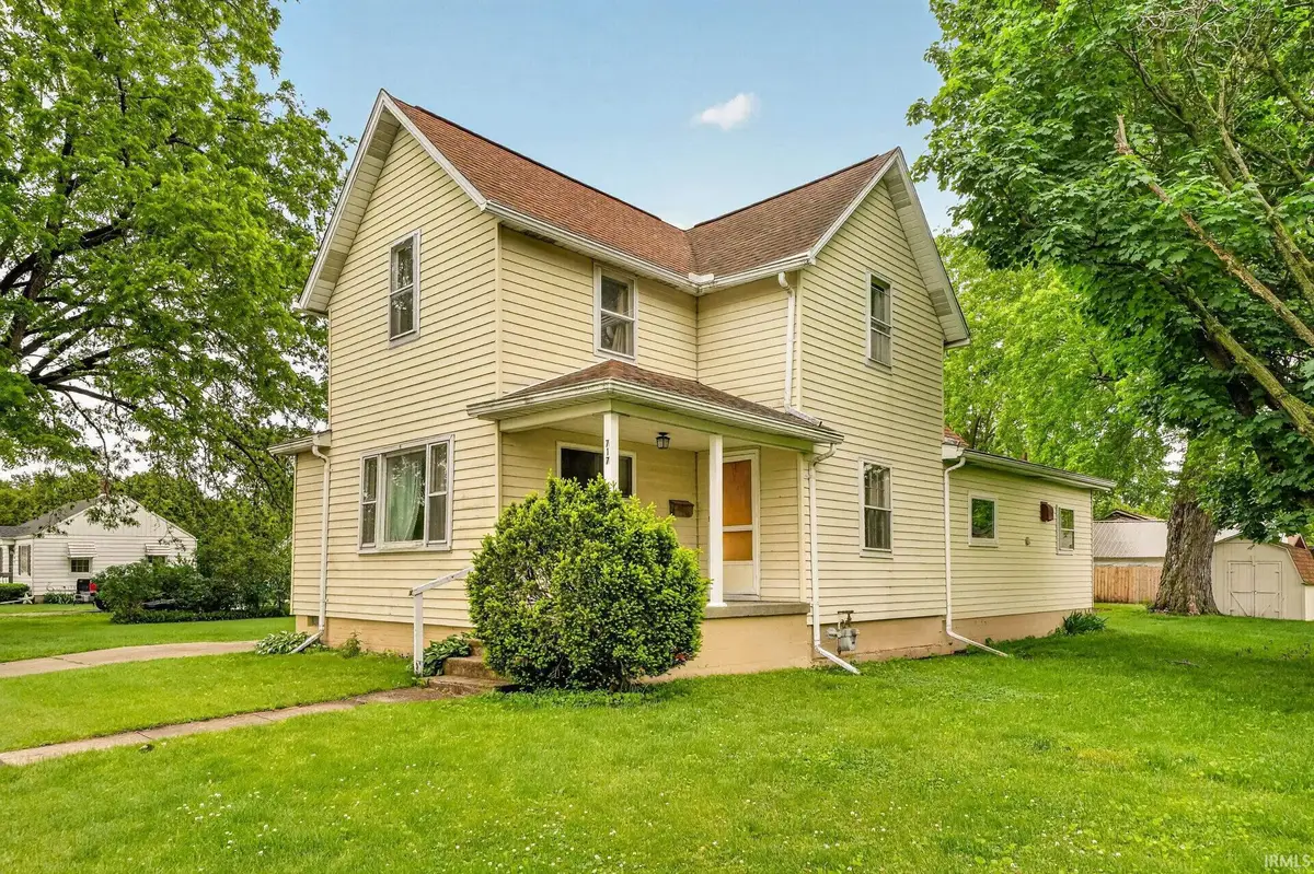 717 E 7th Street, Mishawaka, IN 46544 - #1