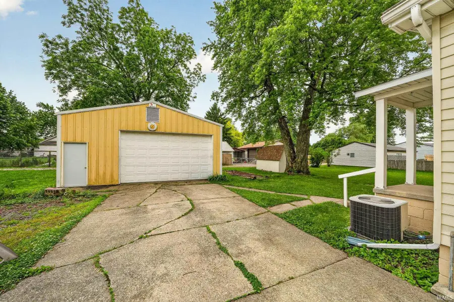 717 E 7th Street, Mishawaka, IN 46544 - #3