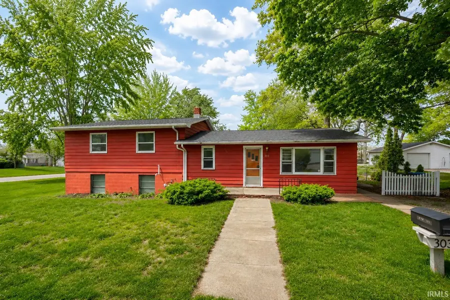 303 N Roosevelt Street, Warsaw, IN 46580 - #2