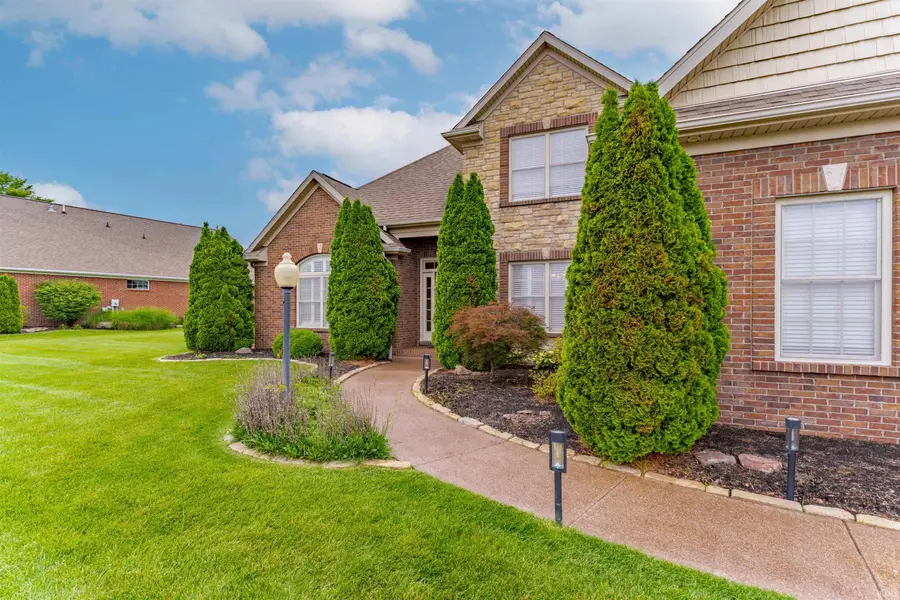 2084 Long Cove Circle, Newburgh, IN 47630 - #2