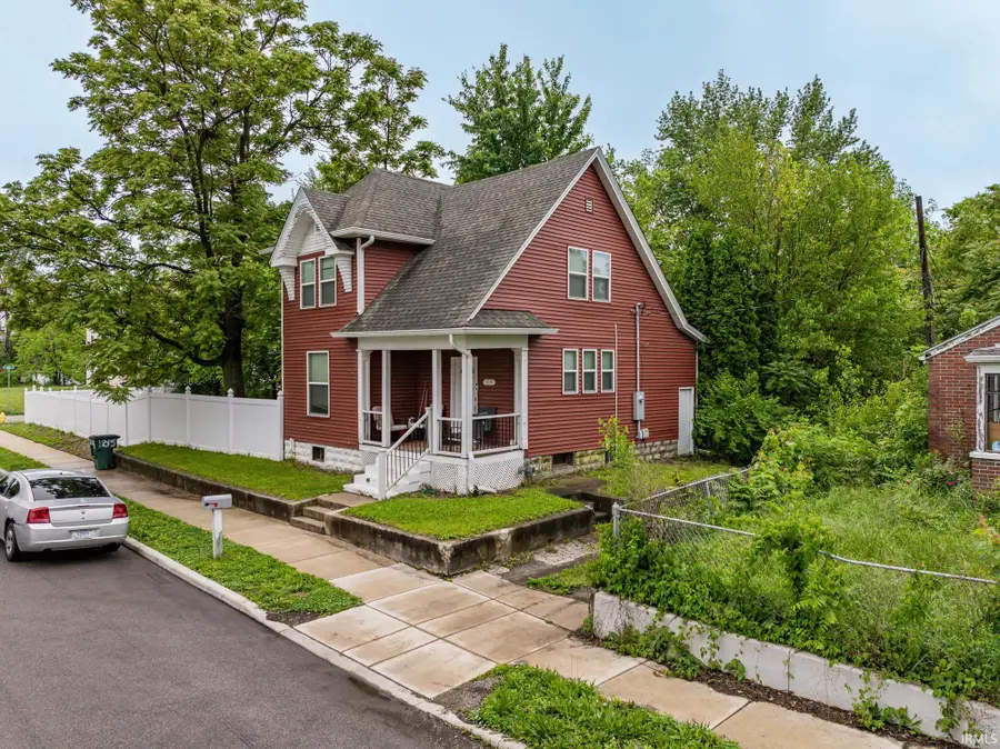 1215 S Jefferson Street, Muncie, IN 47302 - #2