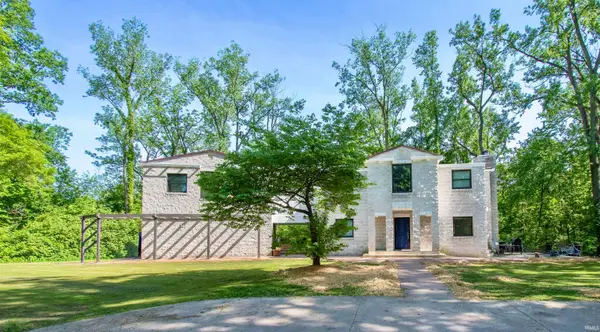 9903 Circlewood Drive, Fort Wayne, IN 46804