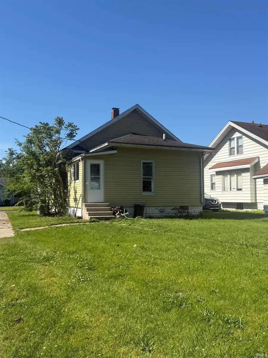 1500 W Lexington Avenue, Elkhart, IN 46516 - #2