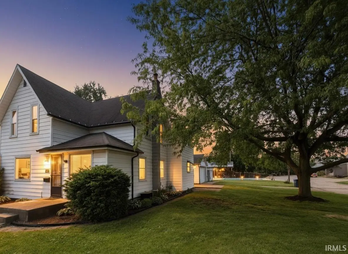 202 E Ellsworth Street, Columbia City, IN 46725 - #1