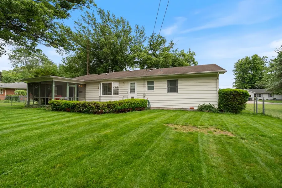 2201 Sally Street, Warsaw, IN 46580 - #3