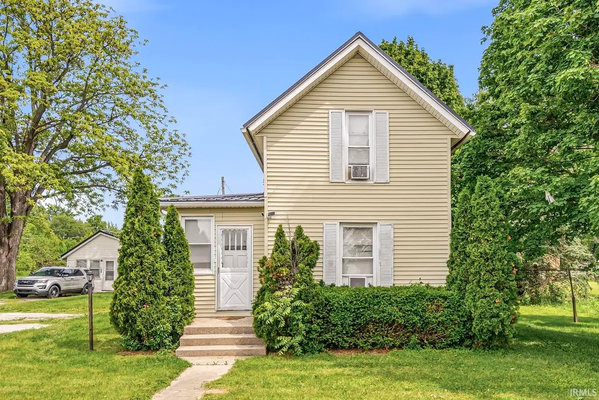 800 E Waterford Street, Wakarusa, IN 46573 - #1
