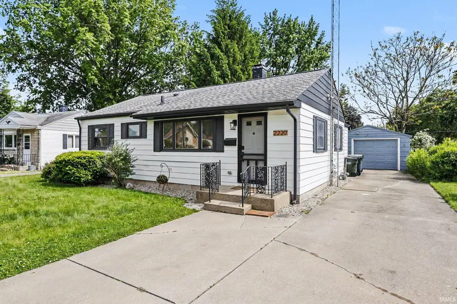 2220 Solomon Avenue, South Bend, IN 46615 - #2