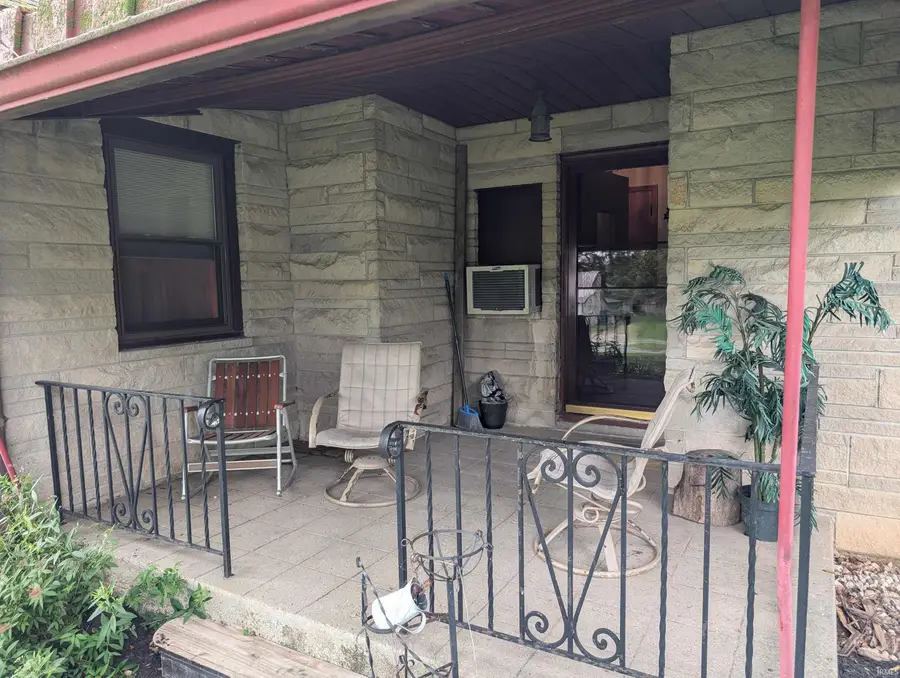 405 W Line Street, Geneva, IN 46740 - #3