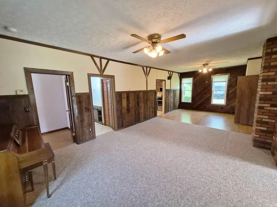 307 S Third Street, Pierceton, IN 46562 - #2