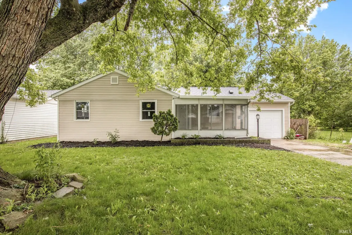 1121 W 11th Street, Marion, IN 46953 - #1
