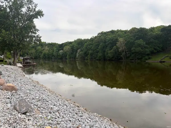 31 N Diamond Point Road, Monticello, IN 47960