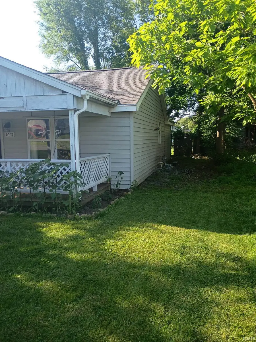 1021 E 35th Street, Marion, IN 46953 - #3
