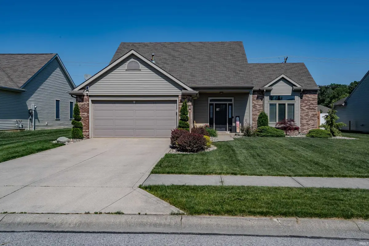 1584 Sunpointe Cove, New Haven, IN 46774 - #1