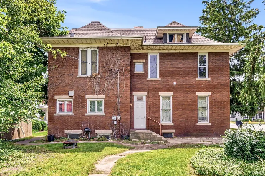 323 S 6th Street, Goshen, IN 46528 - #2