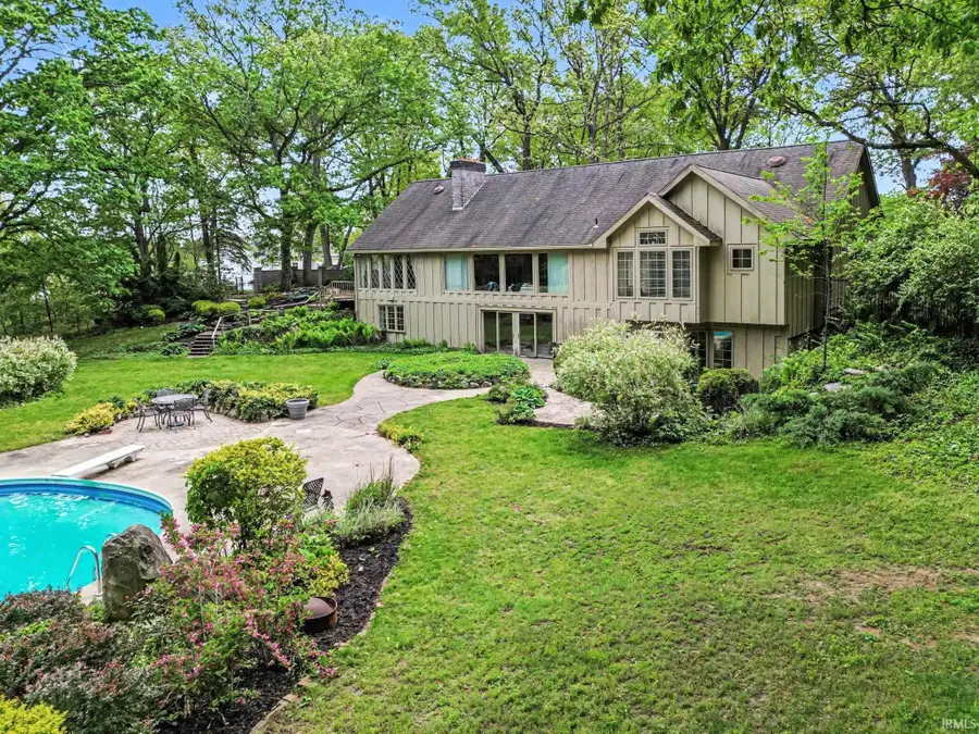 50555 Country Knolls Drive, Granger, IN 46530 - #2