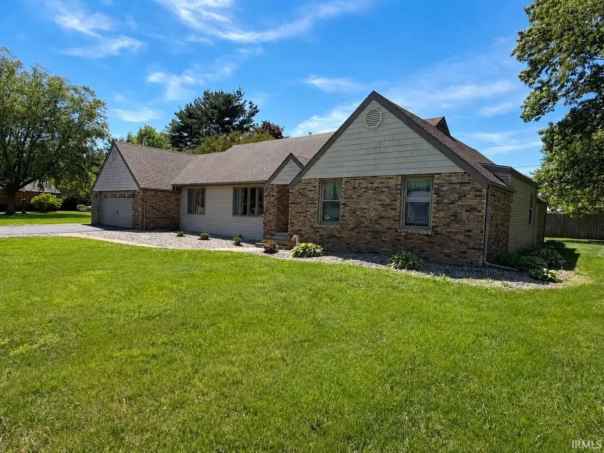 3321 Gregory Farm Village Drive, Rochester, IN 46975 - #1