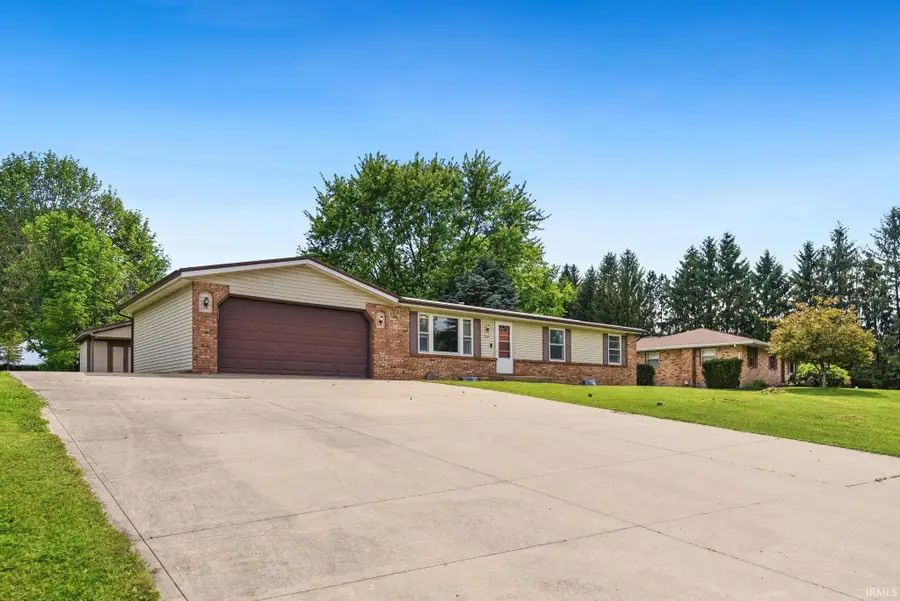 2619 E Robby Drive, Warsaw, IN 46580 - #2