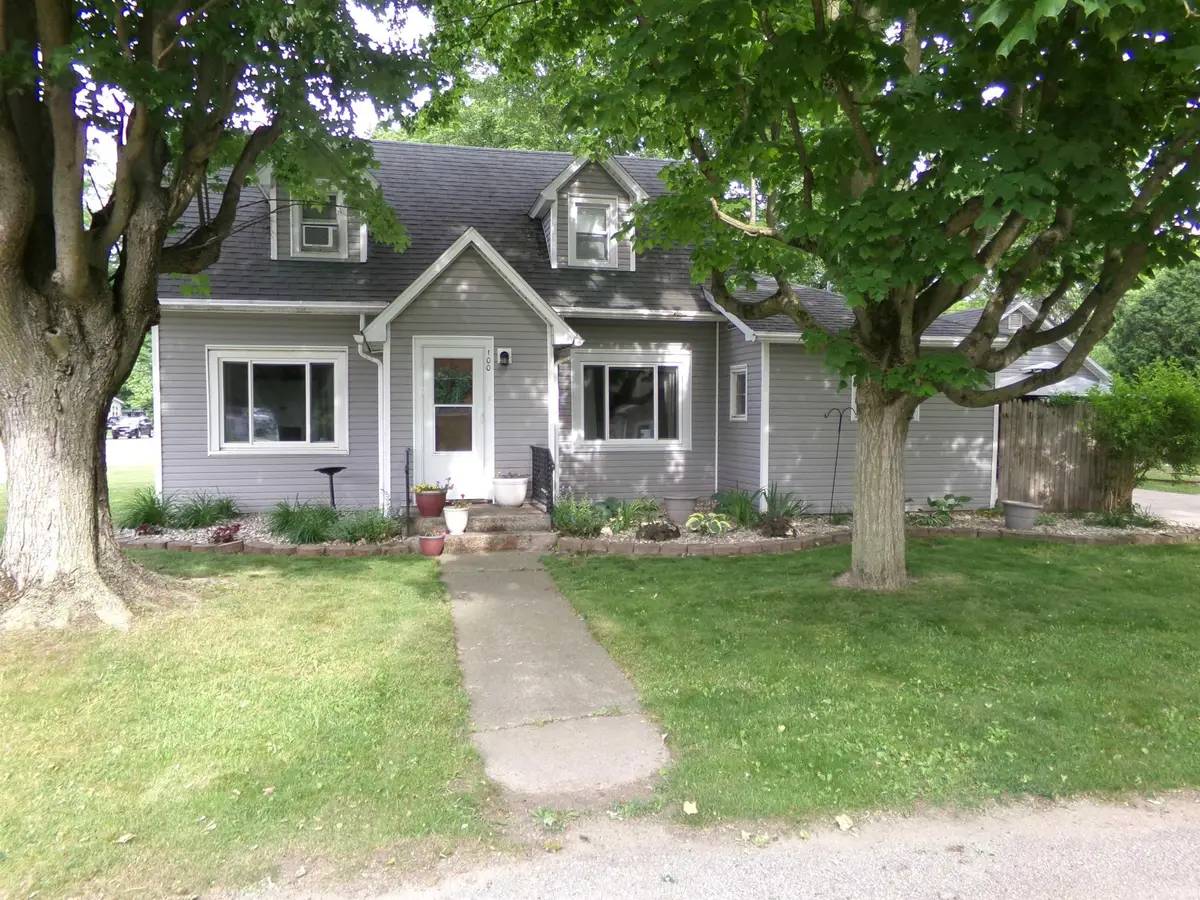 100 S Jackson Street, Millersburg, IN 46543 - #1