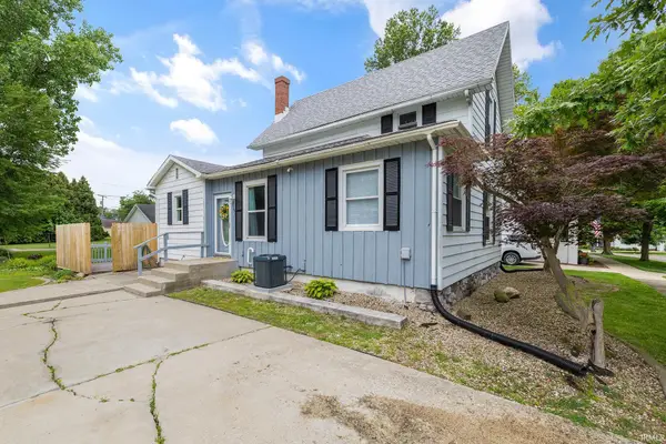 109 E Wabash Avenue, Wakarusa, IN 46573