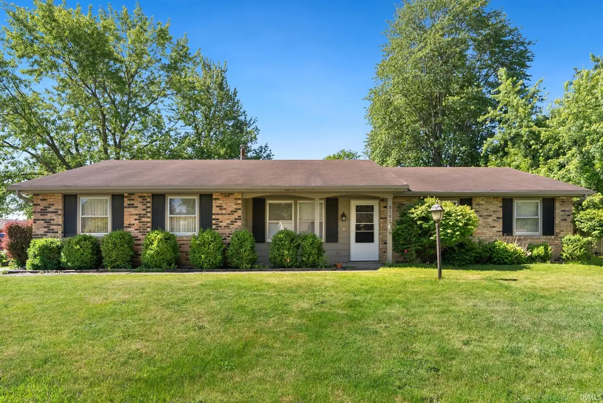 9101 Dawnsford Drive, Fort Wayne, IN 46804 - #1