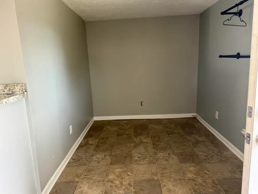 8746 W Us Highway 40 Highway, Knightstown, IN 46148 - #2