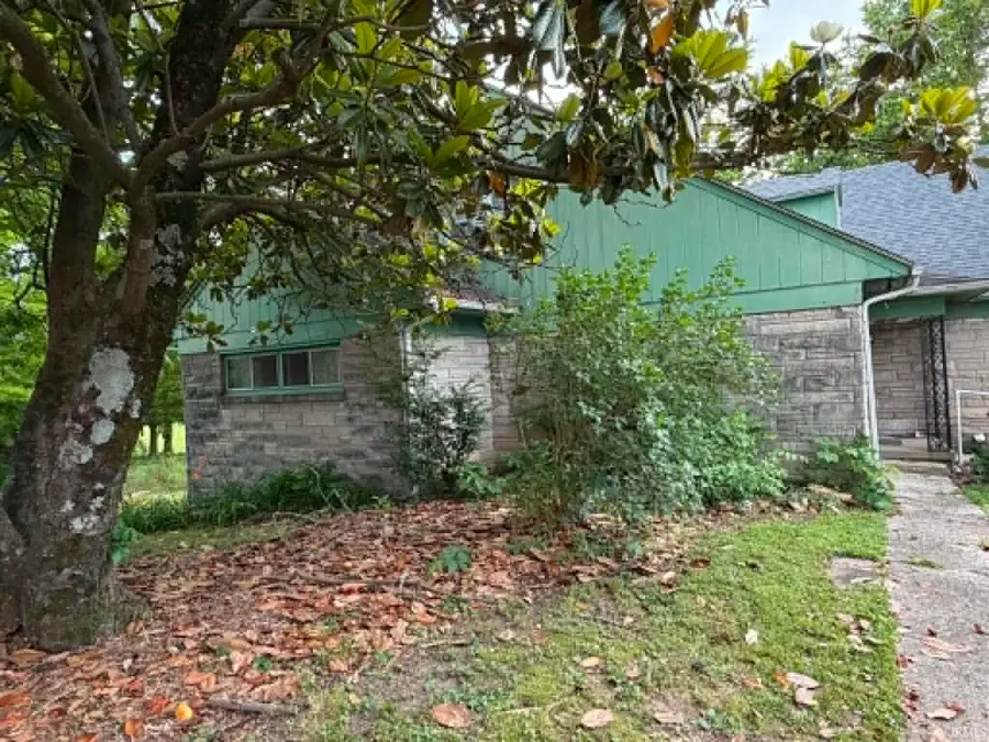 785 W Main Street, Bloomfield, IN 47424 - #3