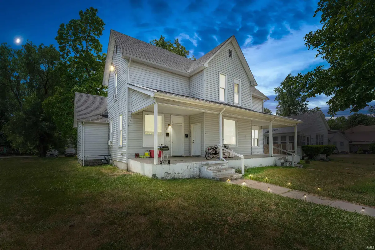 207 W Garfield Avenue, Elkhart, IN 46516 - #1