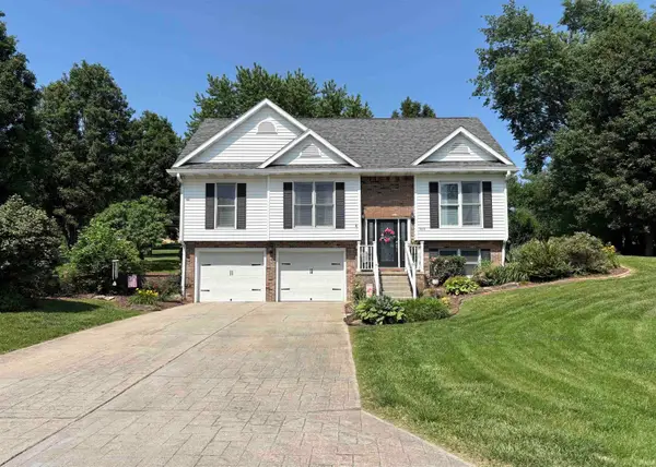 960 N Quail Ridge Circle, Vincennes, IN 47591