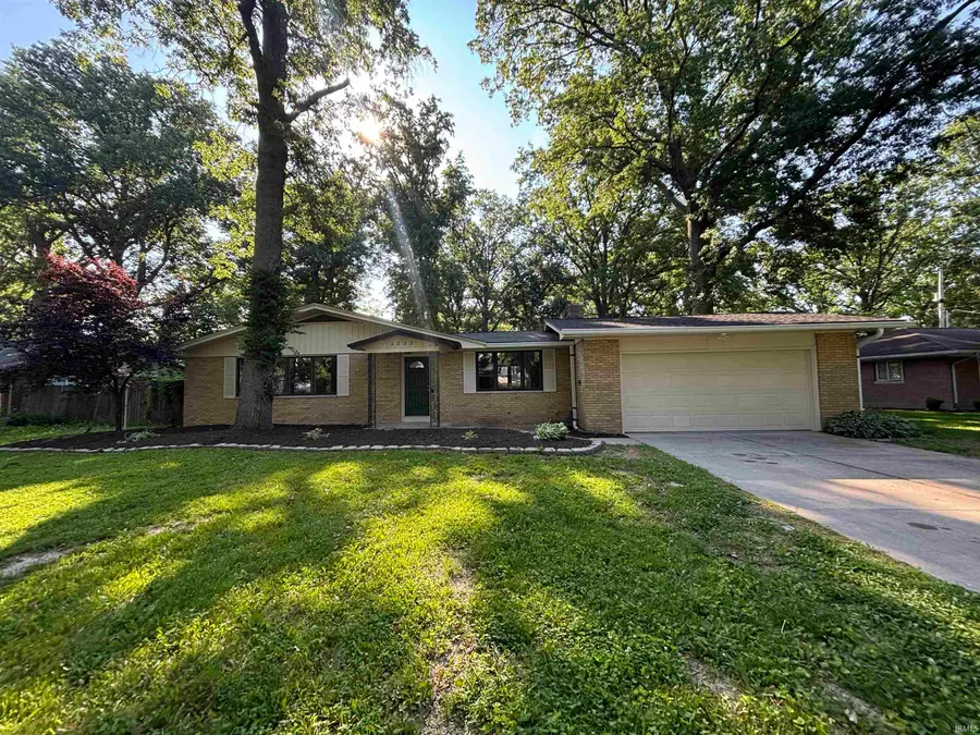 3232 Chancellor Drive, Fort Wayne, IN 46815 - #2