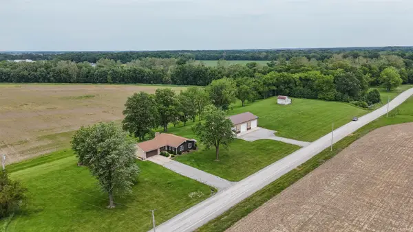 22825 Kammeyer Road, Woodburn, IN 46797