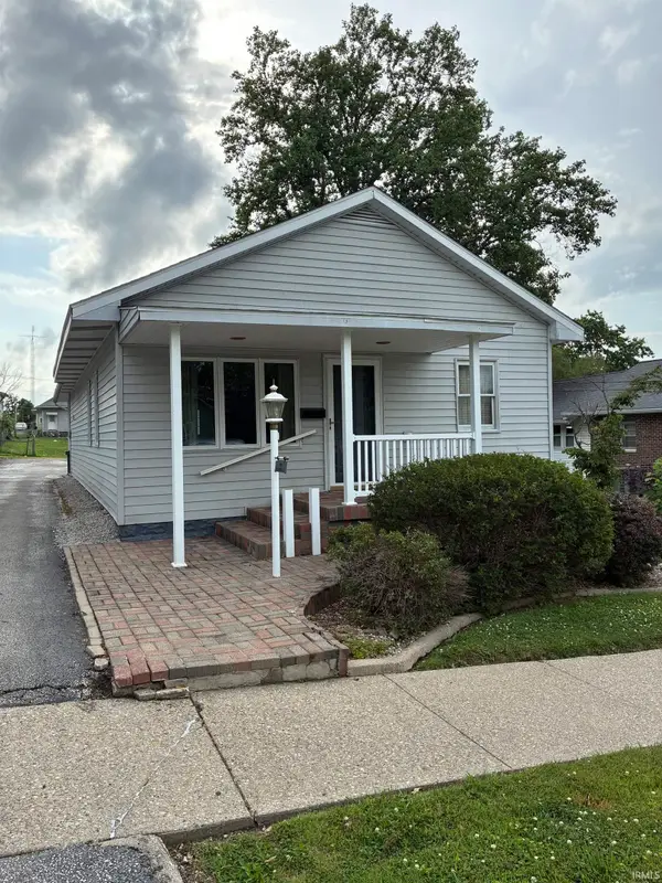 909 N Washington Street, Bicknell, IN 47512