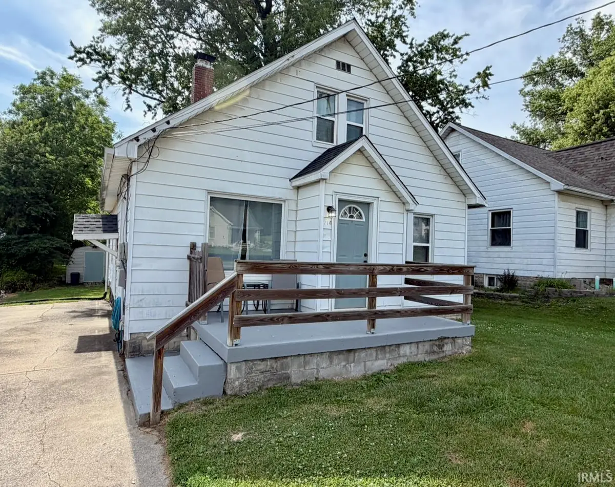 214 S Main Street, Huntingburg, IN 47542 - #1