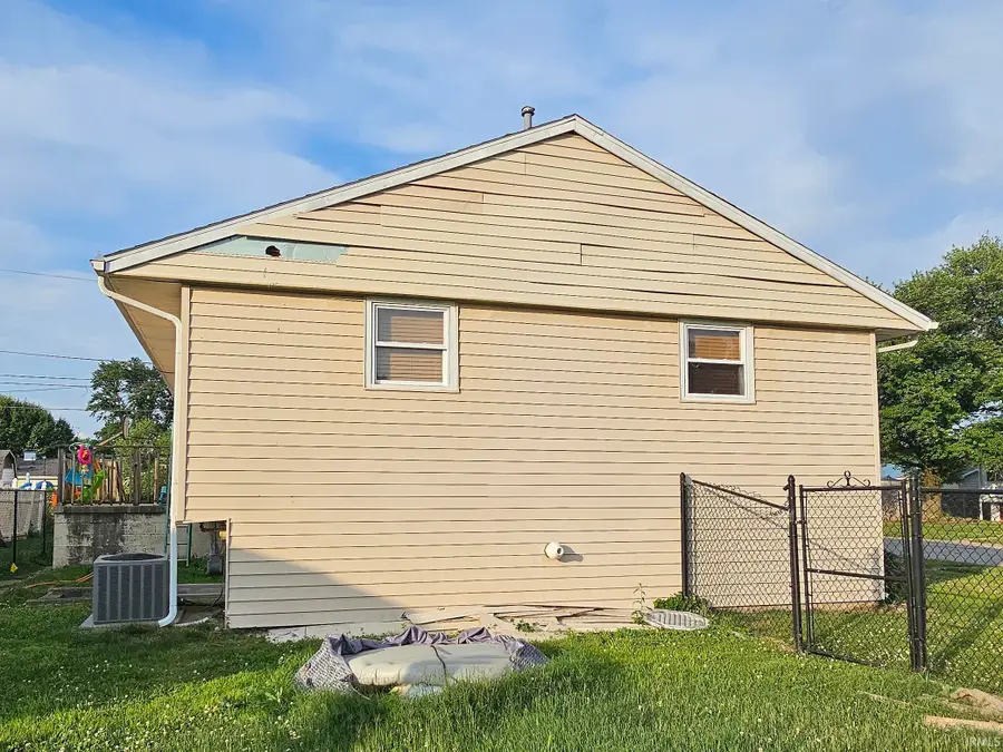 203 S 21st Street, Vincennes, IN 47591 - #2