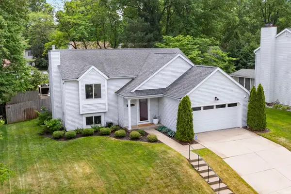 1818 Eagle Point Court, South Bend, IN 46628