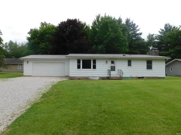 7531 W Crystal Lake Road, Warsaw, IN 46580