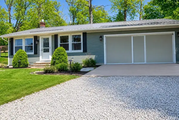 395 Lane 148 Hamilton Lake Lane, Hamilton, IN 46742